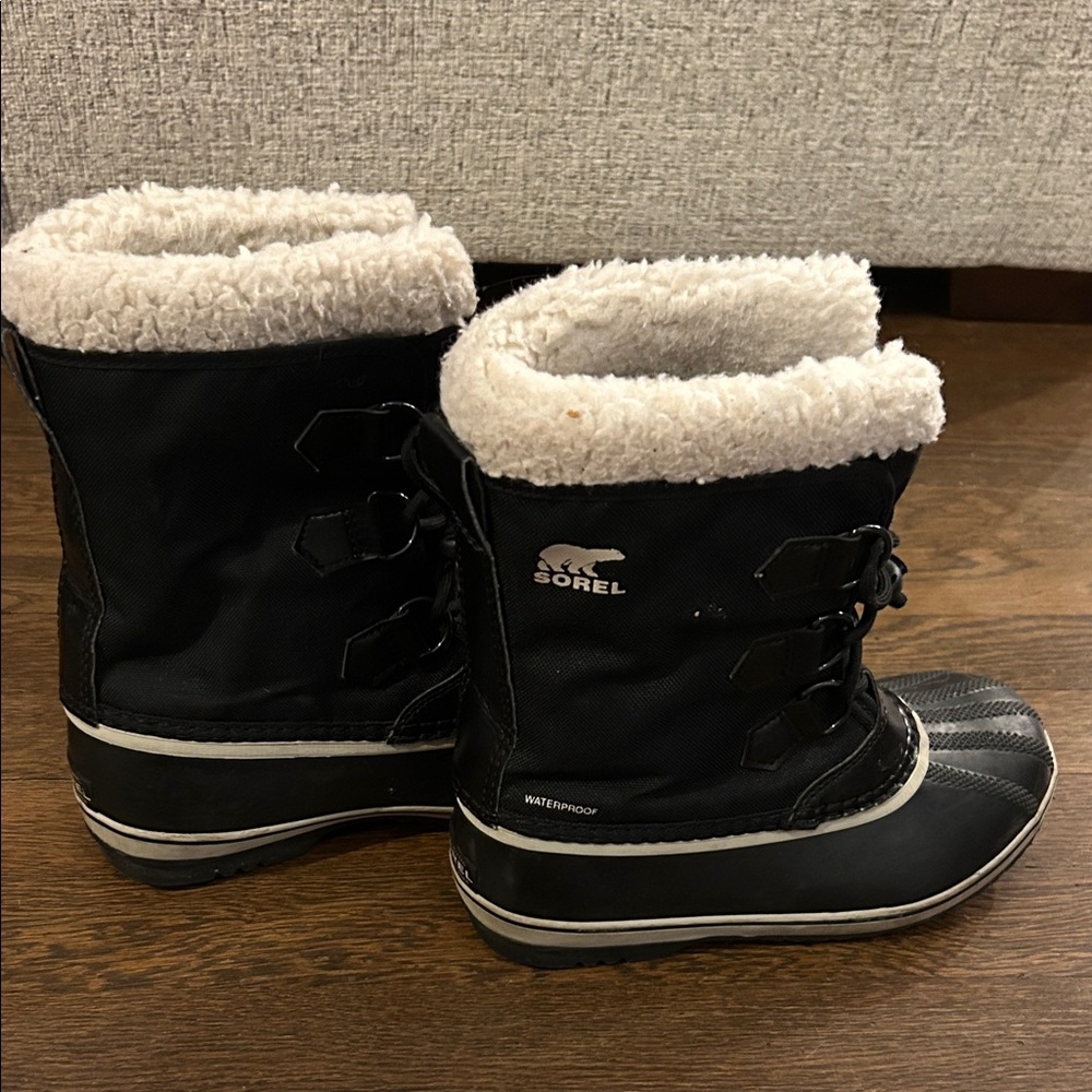 Sorel Black Boots with fleece cuff